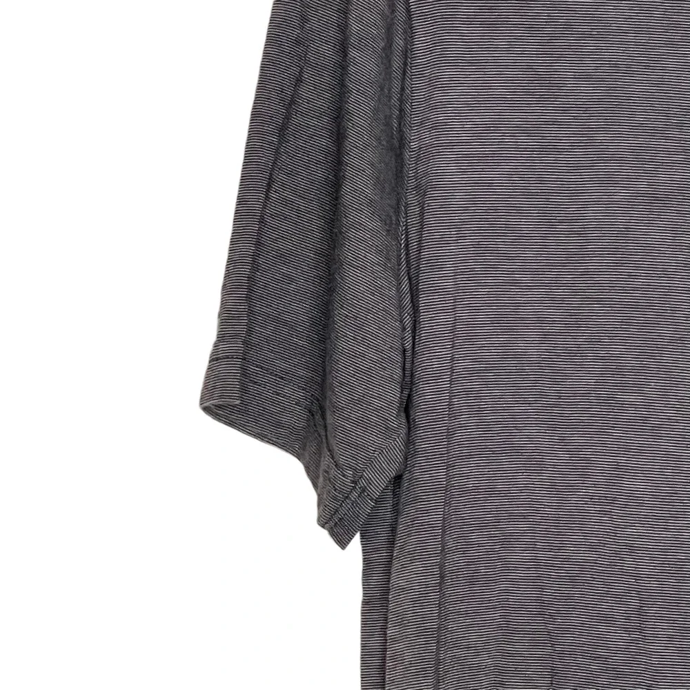 Travis Mathew Mens T-Shirt Size Small Gray Stripe 100% Pima Cotton SS‎ Pullover